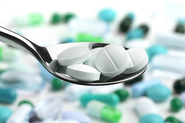 La forma correcta de deshacerse de los medicamentos que ya no sirven, es llevarlos a la farmacia