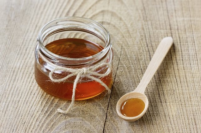 La miel es uno de esos alimentos que no pueden faltar en la dieta diaria de cualquier persona