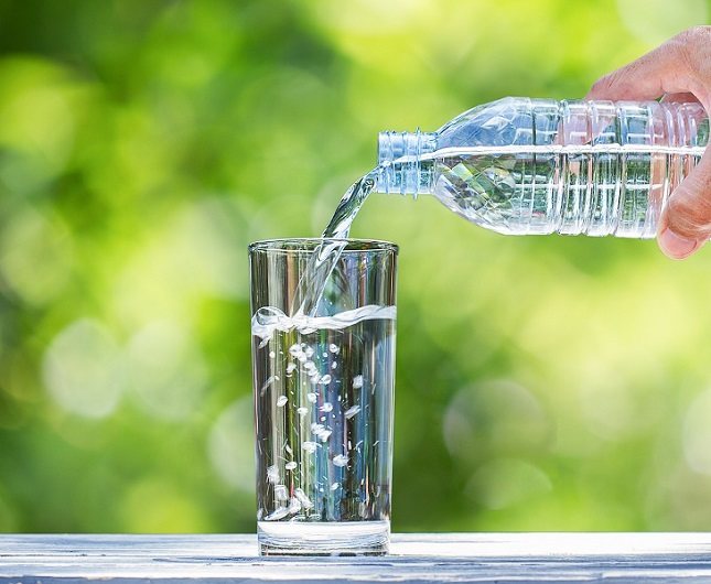 El agua mineral aporta una serie de minerales que son saludables para el organismo
