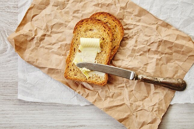 Animal origin of butter and vegetable origin of margarine.