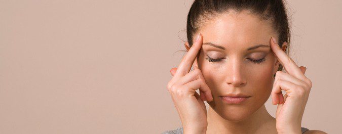 Un ligero masaje puede aliviar ciertos dolores de cabeza