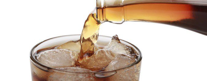 El azúcar y las bebidas gasesas que lo contienen son perjudiciales para el hígado