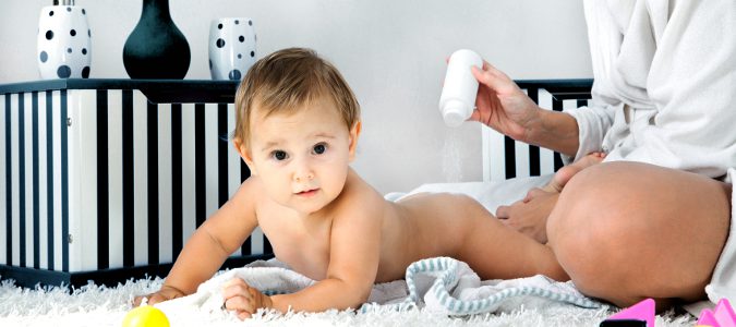 Se puede usar en bebés, pero preferiblemente su versión en crema, para evitar inhalaciones accidentales.