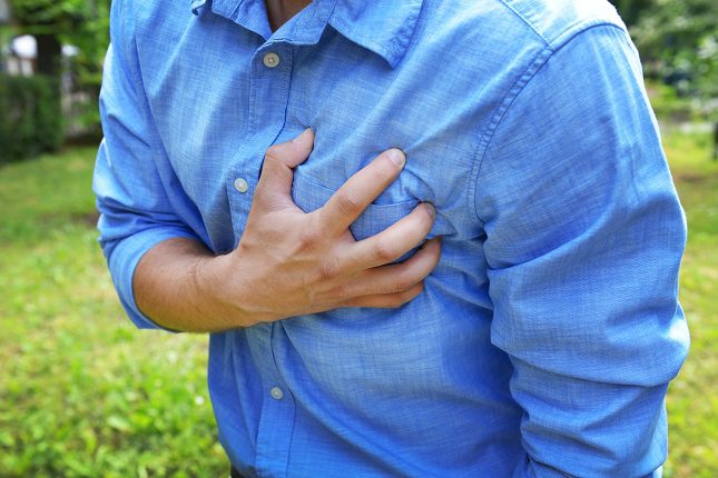 La angina de pecho se suele producir por un exceso de grasas en las arterias