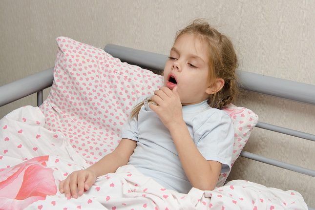 Si tu hijo tiene tos seca deberás acudir a tu médico si también sospechas que puede ser asma