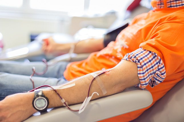 Donar sangre es un acto voluntario que puede ser realizado por cualquier persona que tenga entre 18 y 65 años