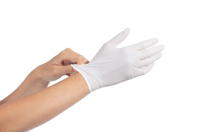 Si vas a manipular ácido bórico, usa siempre guantes