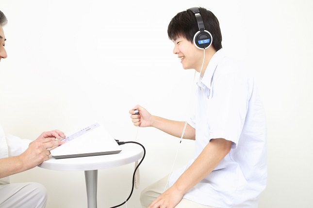 Es totalmente recomendable a tal prueba en el caso de notar una pérdida en la audición