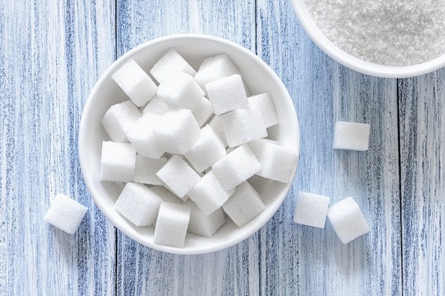 Comer demasiada azúcar puede hacer que los niveles de azúcar en la sangre aumenten