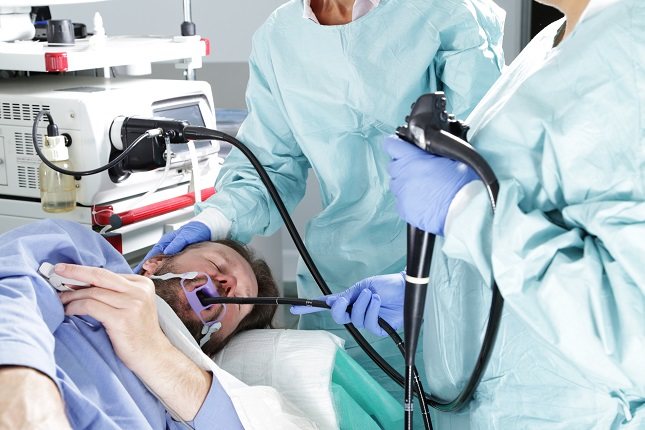 Una de las pruebas más comunes que suelen solicitar los doctores es la esofagogastroduodenoscopia
