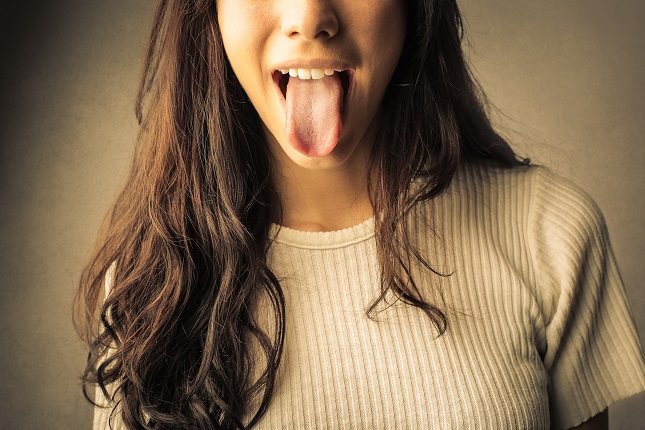 Algunos tumores benignos también pueden hacerse presentes a través de verrugas en la lengua