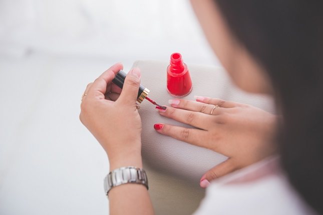 Las empresas de esmaltes de uñas están modernizando sus ingredientes