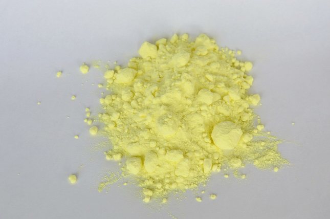 El azufre también se usa como ingrediente en algunos productos para el cuidado de la piel y el cabello