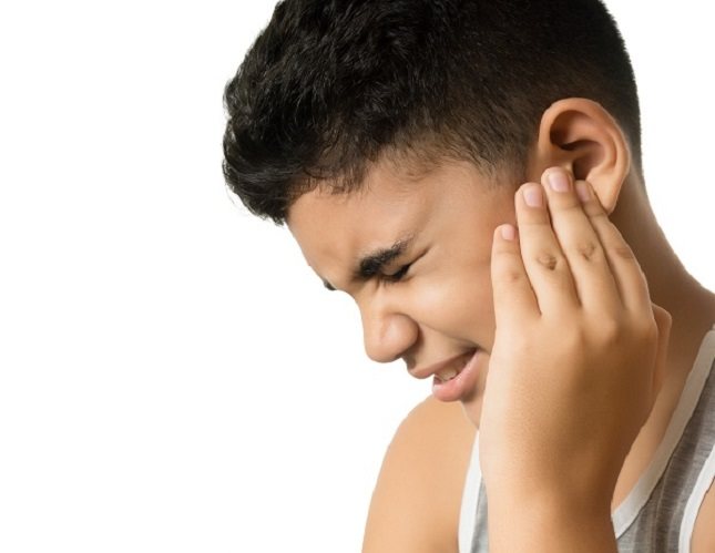 Para el dolor de oído en adultos y niños, se pueden tomar analgésicos para gestionar el dolor de oído