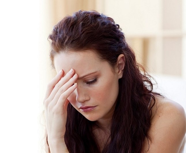 Durante un dolor de cabeza, una persona puede tener hinchazón en la nariz 