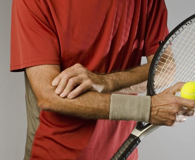 El codo de tenista es una lesión por uso excesivo