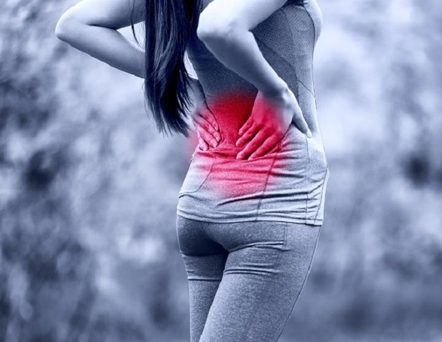 El dolor de la ovulación se siente en un lado de la parte inferior de la espalda