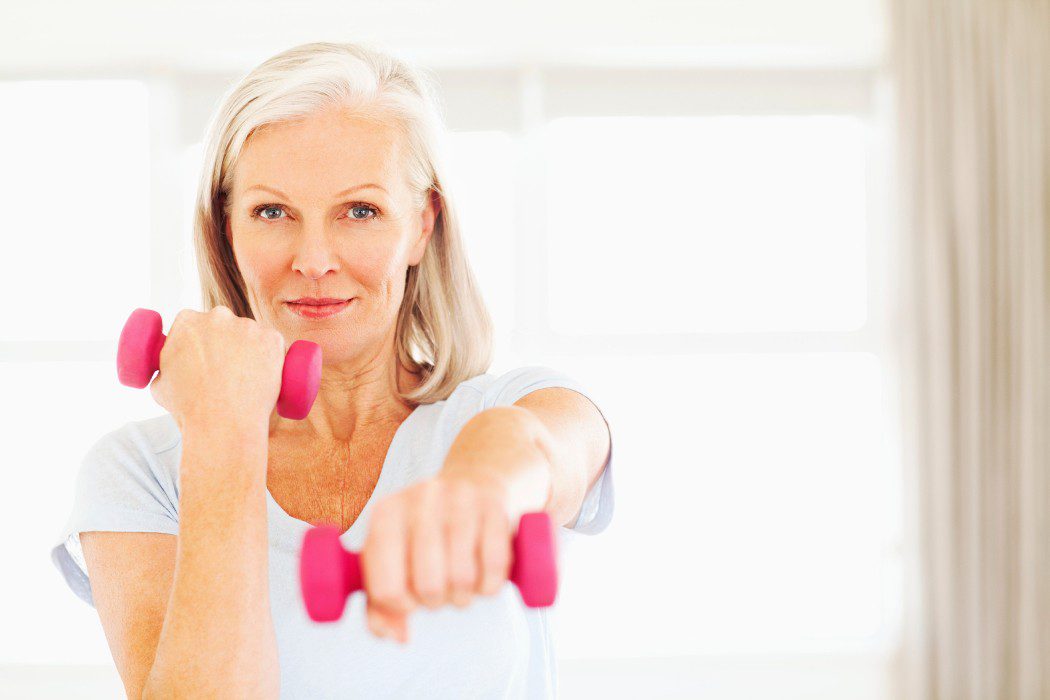 Reducir los efectos de la osteoporosis tras la menopausia