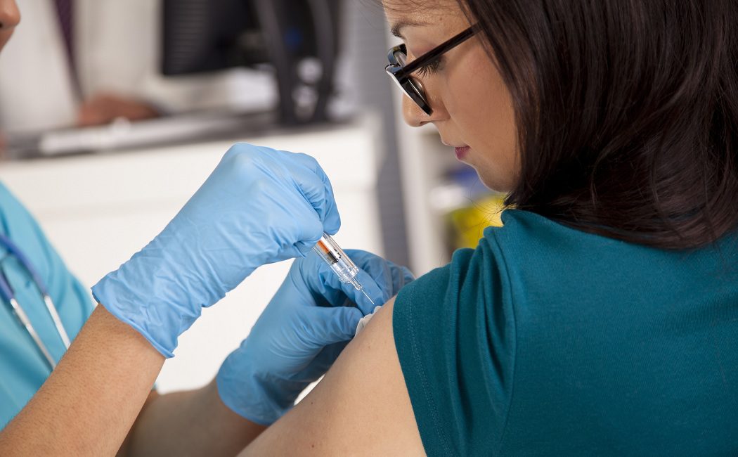 ¿La vacuna de la gripe es menos eficaz?