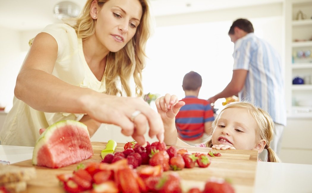 Cómo ayudar a tu hijo a tener una alimentación saludable