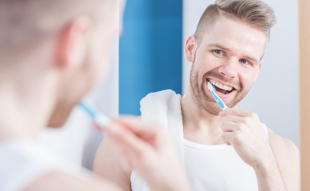 Cómo cepillarte bien los dientes paso a paso