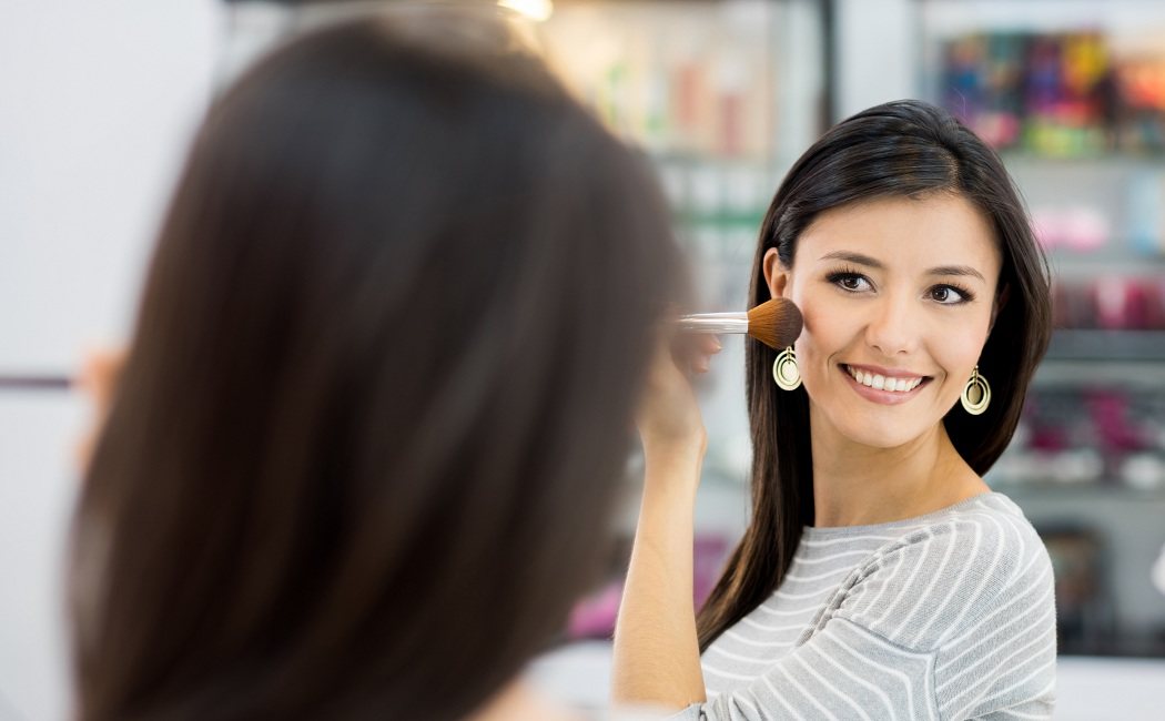 6 razones por las que el maquillaje pueden mejorar la salud de la mujer