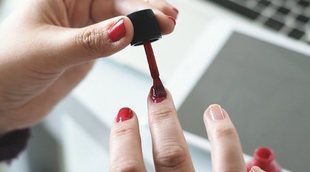 Pintar las uñas de tu hija, ¿es peligro para su salud?