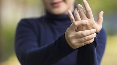 Por qué sientes hormigueo en el dedo índice y pulgar de la mano